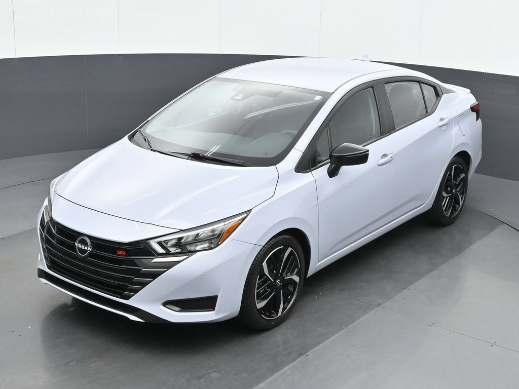 Used 2024 Nissan Versa SR FWD image 18