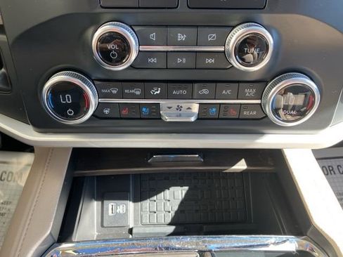 Used 2023 Ford Expedition Max Limited image 13