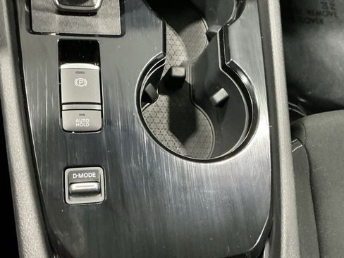 Used 2025 Nissan Rogue S image 8