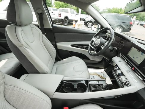 Used 2023 Hyundai Elantra Limited w/ Cargo Package FWD image 47