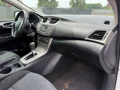 Used 2014 Nissan Sentra SV FWD image 19