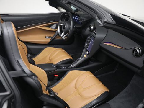 Used 2025 McLaren 750S TechLux image 36