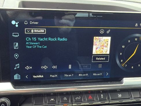 Used 2023 Chevrolet Silverado 1500 LT image 14