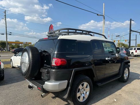 Used 2010 Toyota FJ Cruiser Sport Utility 2D image 6