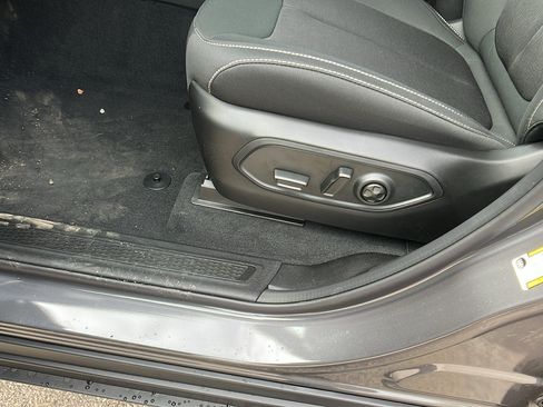 New 2025 Jeep Grand Cherokee 4WD image 17