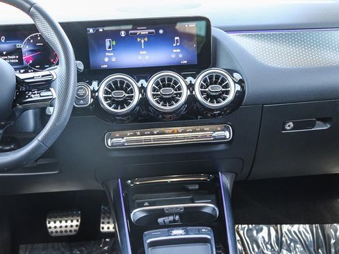 Certified 2025 Mercedes-Benz GLA 250 4MATIC image 13