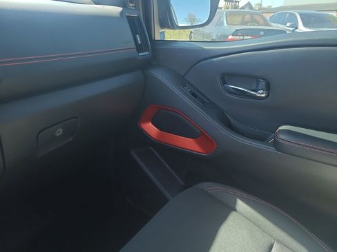 Used 2025 Nissan Frontier PRO-4X image 20