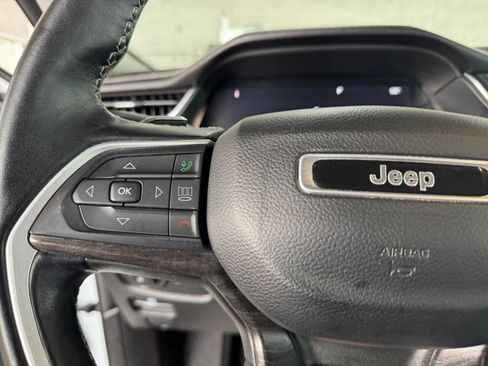 Used 2022 Jeep Grand Cherokee Limited AWD/4WD image 22