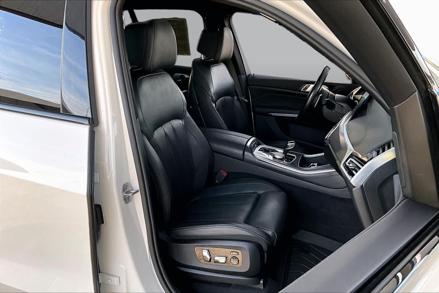 Used 2022 BMW X5 sDrive40i w/ M Sport Package RWD image 8