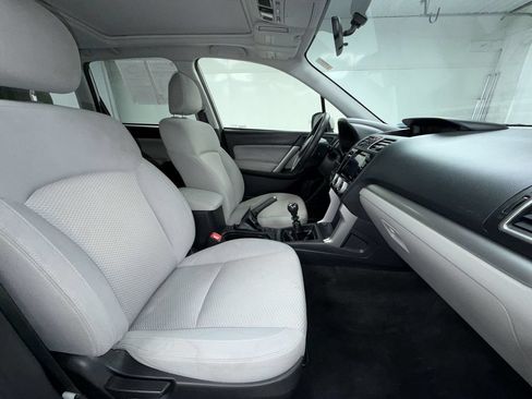 Used 2018 Subaru Forester 2.5i Premium AWD/4WD image 18