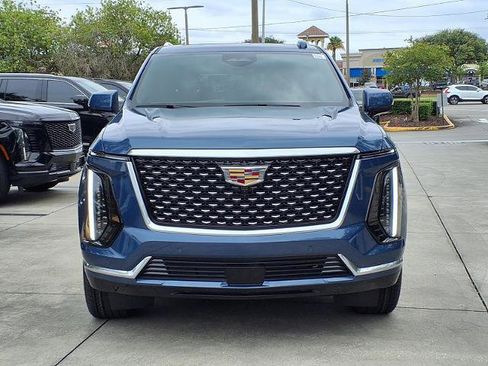 New 2026 Cadillac Escalade ESV Luxury w/ LPO, Floor Liner Package AWD/4WD image 6