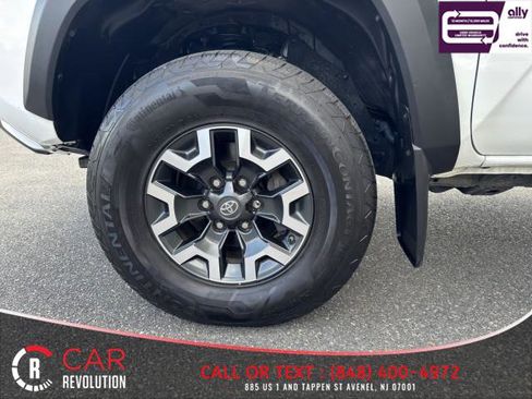 Used 2020 Toyota Tacoma TRD Off-Road image 11