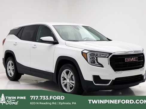 Used 2024 GMC Terrain SLE image 1