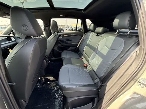 New 2026 Volkswagen Tiguan SE R-Line AWD/4WD image 23