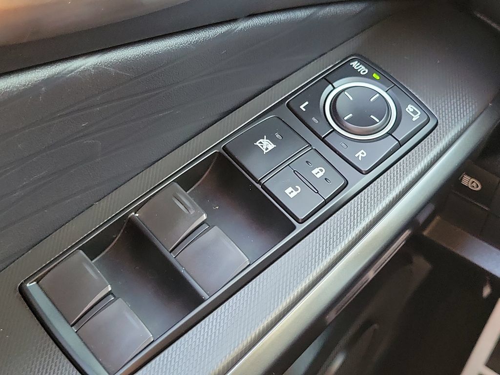 Used 2025 Lexus IS 350 F Sport w/ Accessory Package 2 RWD image 15