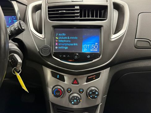 Used 2016 Chevrolet Trax LT w/ LT Convenience Package FWD image 13