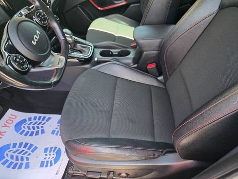 Used 2022 Kia Soul Turbo FWD image 19