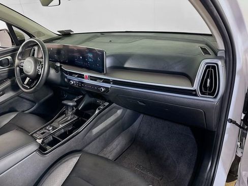 Used 2024 Kia Sorento SX image 13