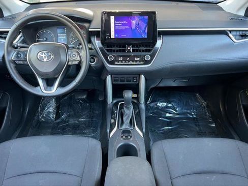 Certified 2023 Toyota Corolla Cross LE FWD image 3