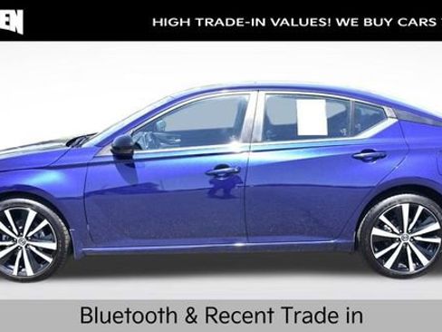 Used 2021 Nissan Altima 2.5 SR w/ SR Premium Package AWD/4WD image 2