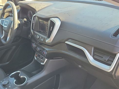 Used 2023 GMC Terrain SLE w/ Driver Convenience Package image 28