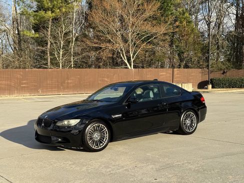 Used 2008 BMW M3 Coupe w/ Technology Pkg image 2