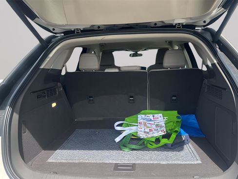 Used 2023 Lincoln Nautilus FWD image 19