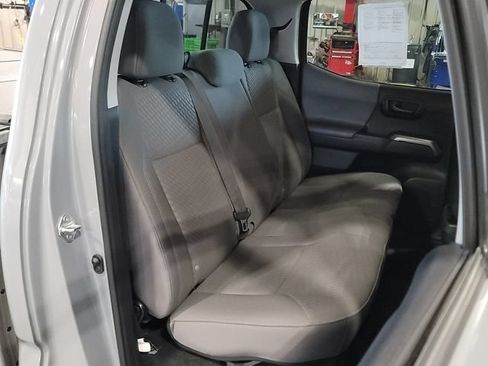 Used 2021 Toyota Tacoma SR5 AWD/4WD image 21