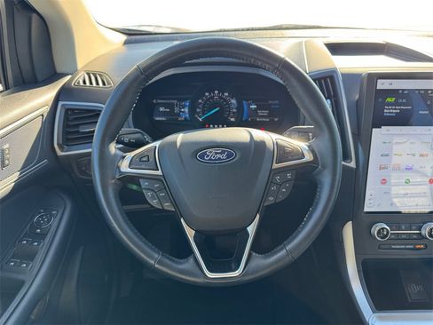 Certified 2024 Ford Edge SEL image 12