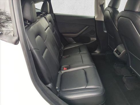 Used 2023 Tesla Model Y Performance image 19