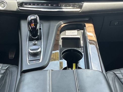 Used 2022 Cadillac Escalade Sport Platinum w/ LPO, ONYX Package AWD/4WD image 17