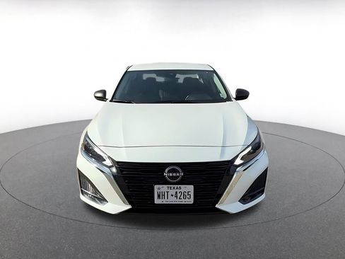 Used 2025 Nissan Altima 2.5 SV image 4