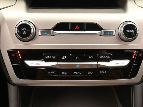 Used 2022 Ford Explorer XLT w/ Class IV Trailer Tow Package image 21