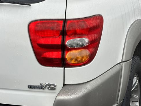 Used 2003 Toyota Sequoia SR5 image 25