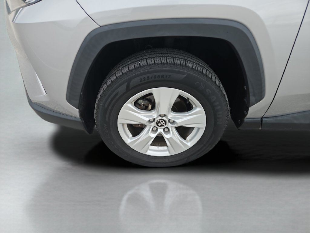 Certified 2021 Toyota RAV4 XLE w/ Convenience Package FWD image 26