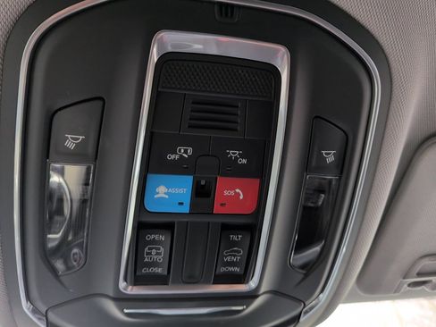 Used 2024 Jeep Grand Cherokee Laredo X w/ Trailer Tow Package image 39