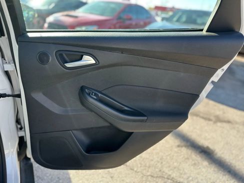 Used 2017 Ford Focus Titanium image 22