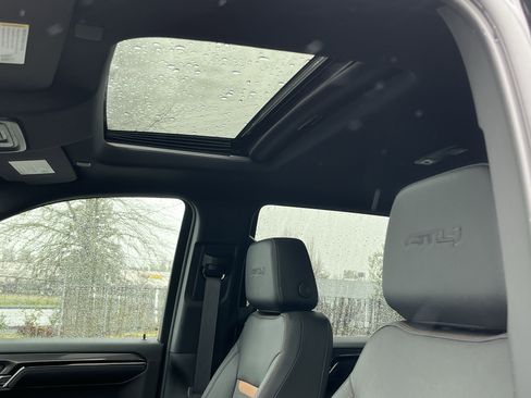 Used 2023 GMC Sierra 1500 AT4 w/ AT4 Preferred Package image 19