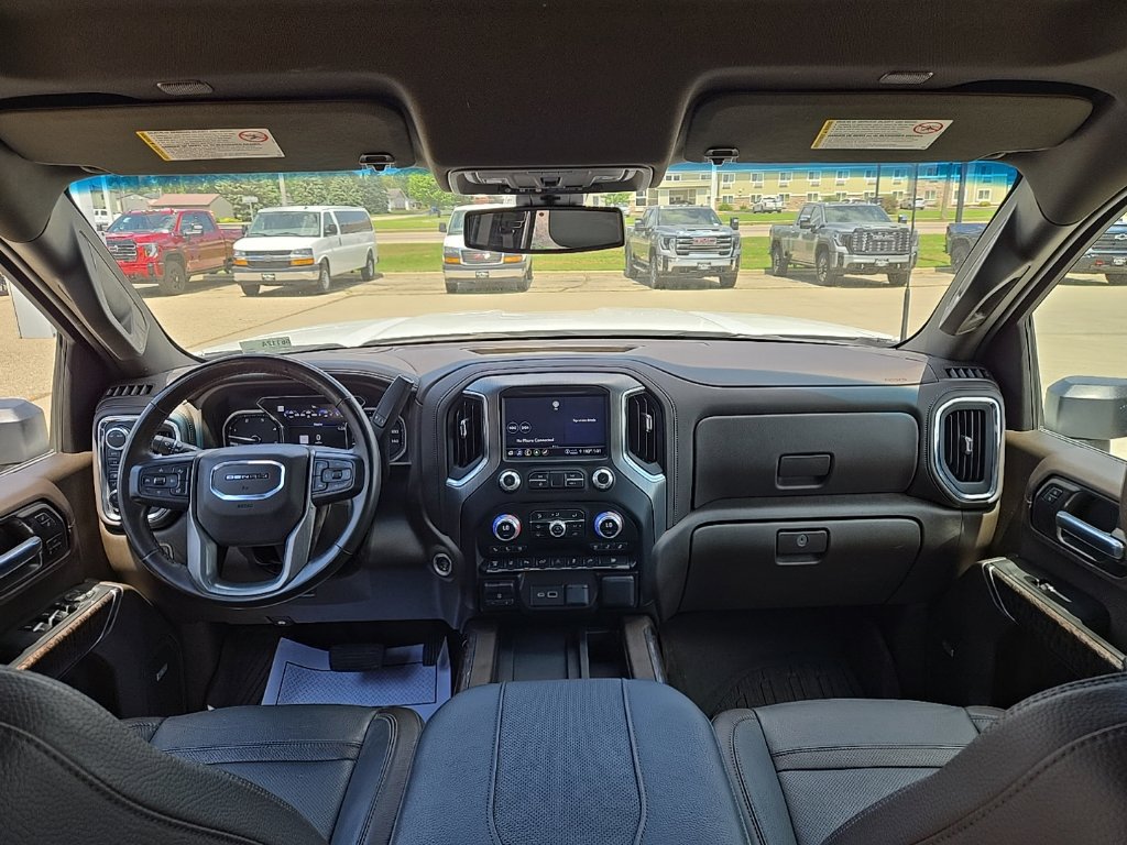 Used 2023 GMC Sierra 3500 Denali AWD/4WD image 16