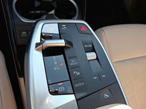 Used 2025 BMW X1 xDrive28i w/ Technology Package image 15