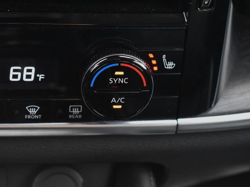 Used 2023 Nissan Rogue Platinum w/ Platinum Premium Package image 11