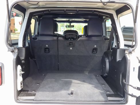 Used 2021 Jeep Wrangler Unlimited Sahara image 9