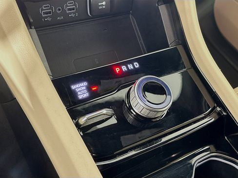 Used 2023 Jeep Grand Cherokee Limited w/ Luxury Tech Group II image 25