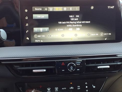 Used 2025 Nissan Kicks SR w/ SR Premium Package FWD image 20