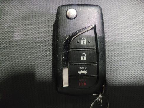 Used 2025 Toyota Corolla LE FWD image 32