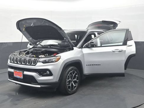 Used 2025 Jeep Compass Limited AWD/4WD image 37