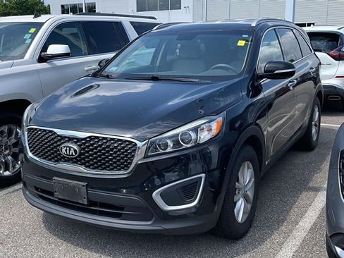 Used 2018 Kia Sorento AWD image 3