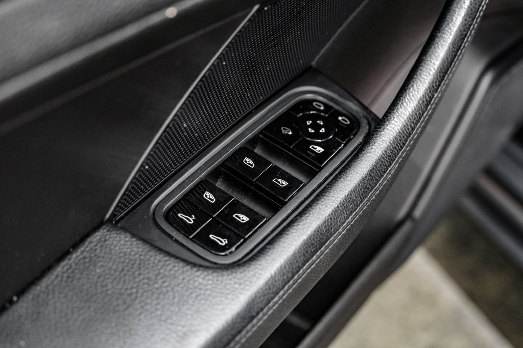 Used 2017 Porsche Panamera 4 AWD/4WD image 48