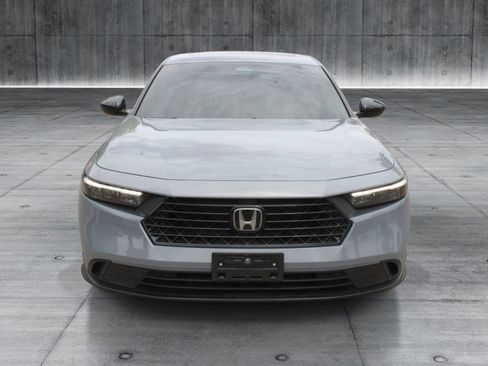 Used 2023 Honda Accord Sport image 9