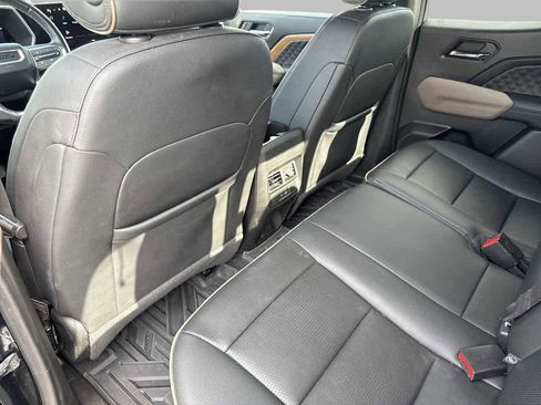 Used 2023 GMC Canyon Denali image 17